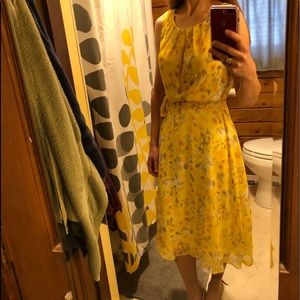 Pretty R&K dress never worn size 8